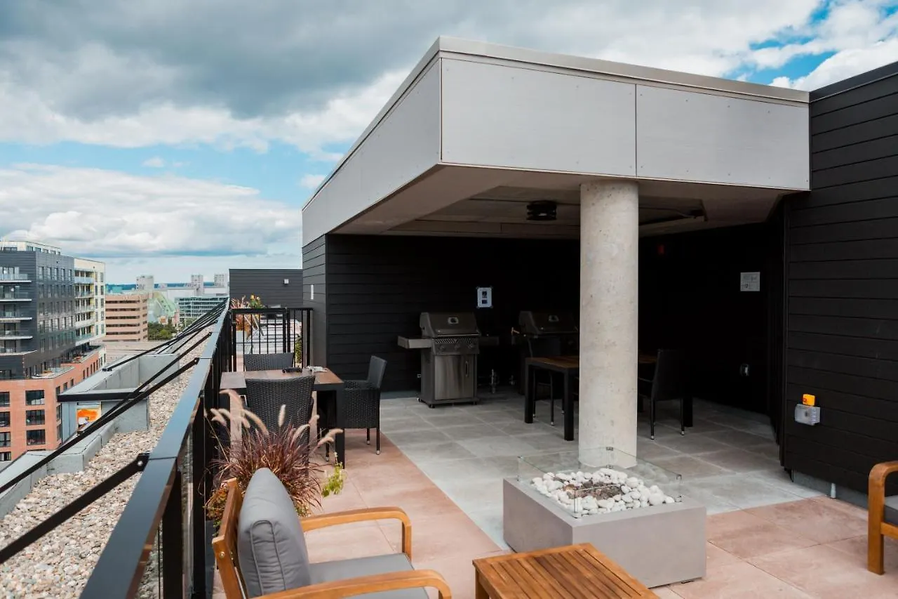 Condo Mid-Century Modern Style - Pool/Terrace Κεμπέκ
