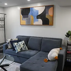 Patio Prive, Equipe Et Spacieux. Holiday home Hamilton