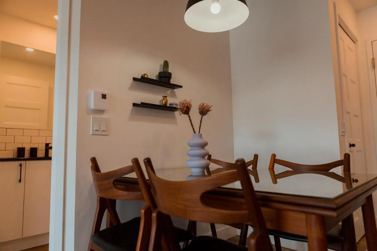 Apartment Condo Mid-Century Modern Style - Pool/Terrace Quebec City