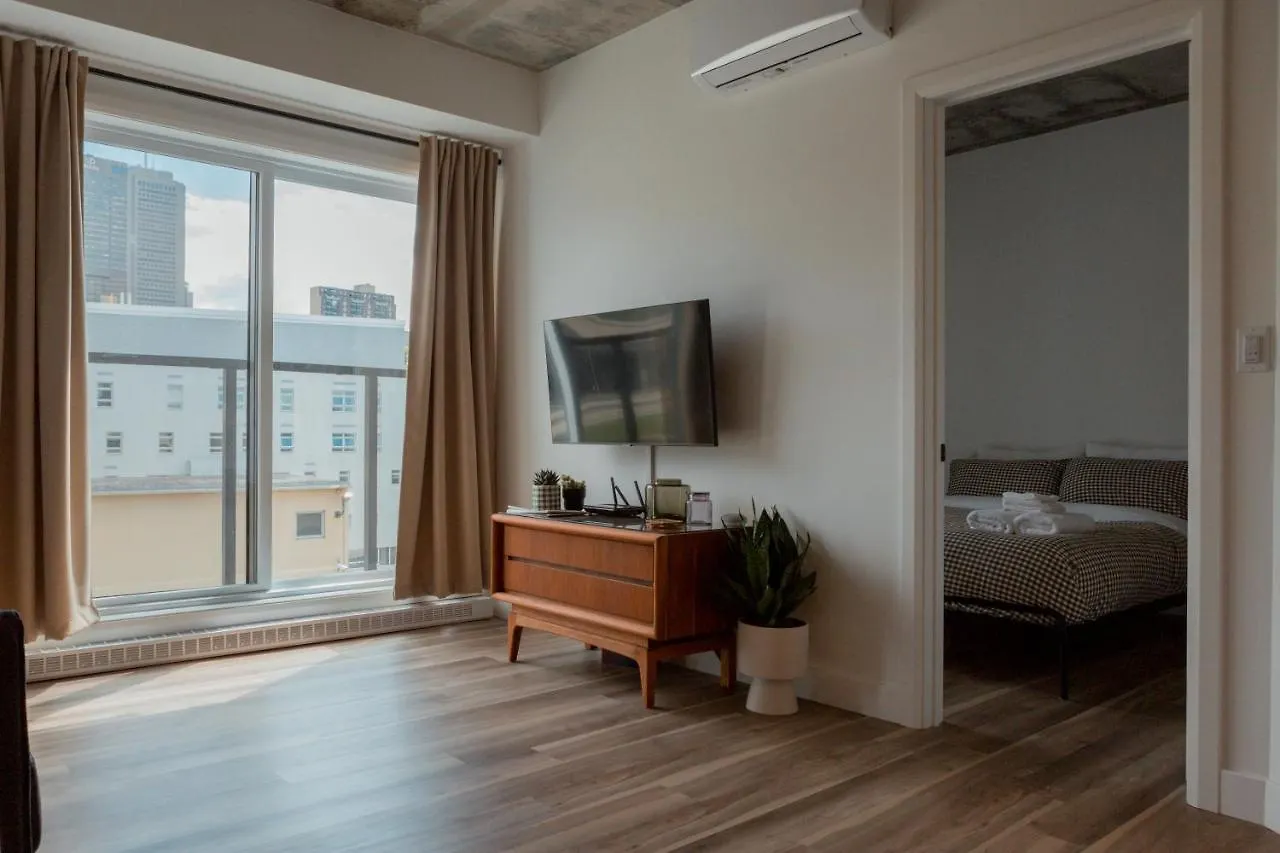 Condo Mid-Century Modern Style - Pool/Terrace Quebec City Canada